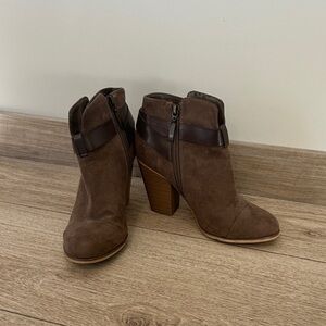 American Eagle Outfitters Brown Ankle Booties